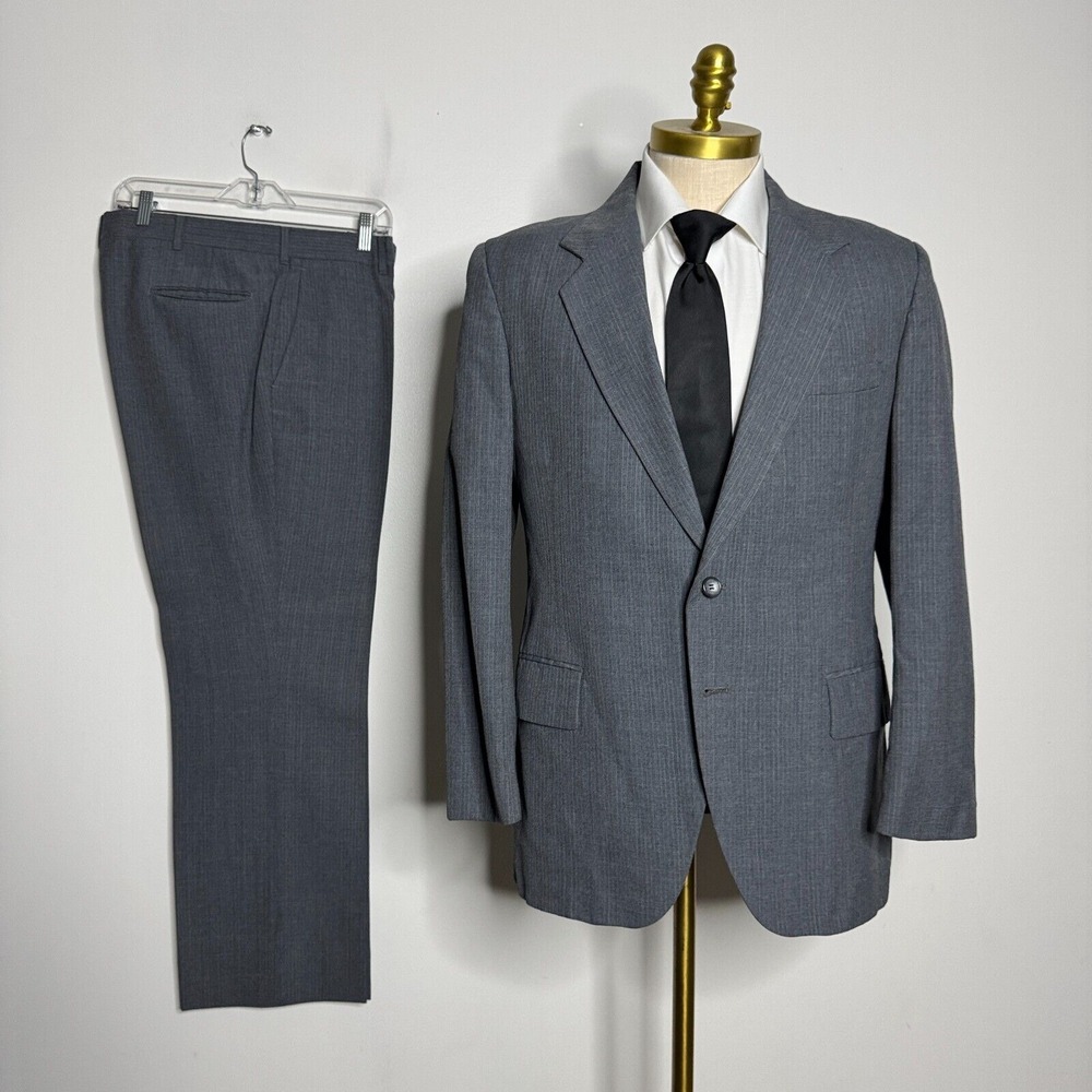 Men's Classic Gray Two-Piece Suit - Single-Breasted Jacket & Trousers